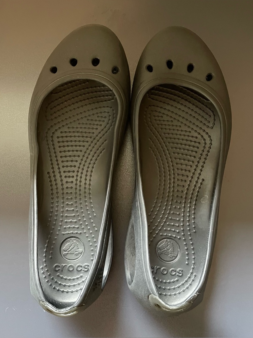 Crocs Women’s Black Sip On Shoes Size 8